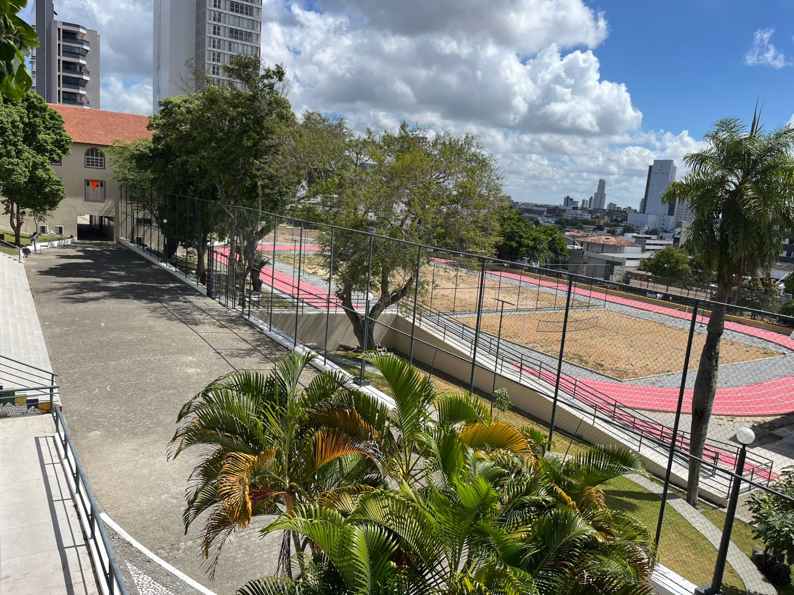 ECIT Dr. Elpídio de Almeida - Fachada da Escola